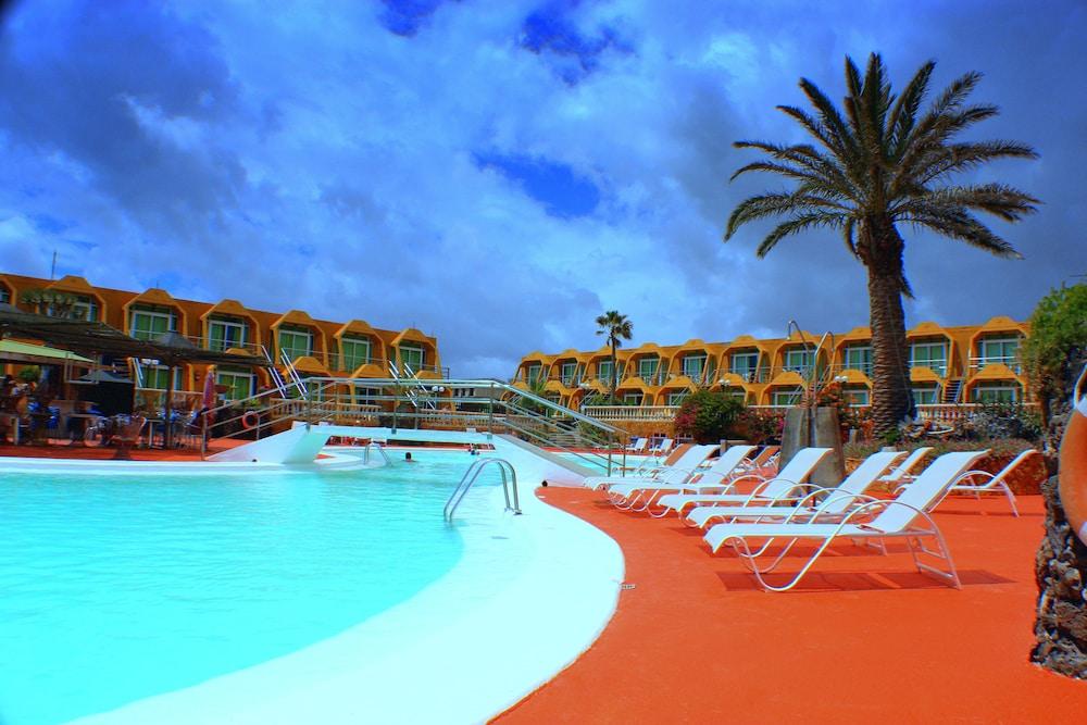 Aparthotel La Piramide Costa De Antigua Exterior photo