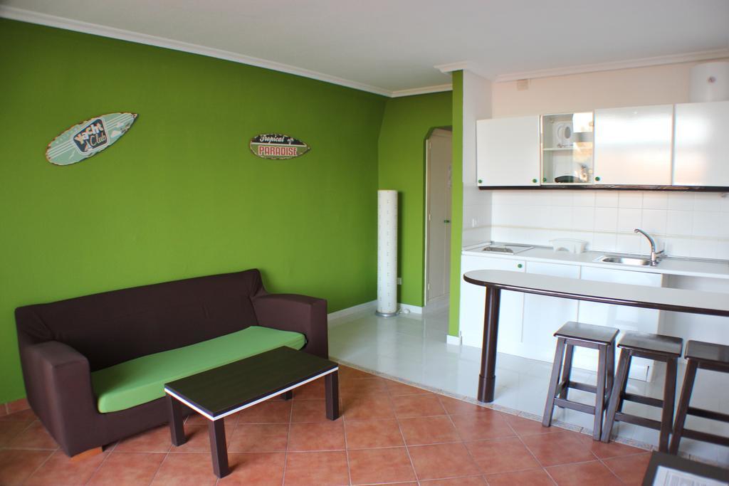 Aparthotel La Piramide Costa De Antigua Room photo