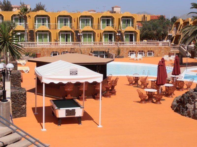 Aparthotel La Piramide Costa De Antigua Exterior photo