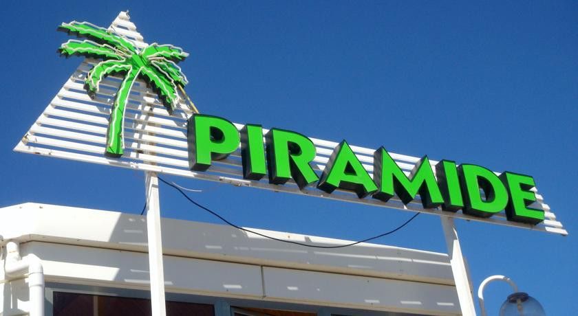 Aparthotel La Piramide Costa De Antigua Exterior photo