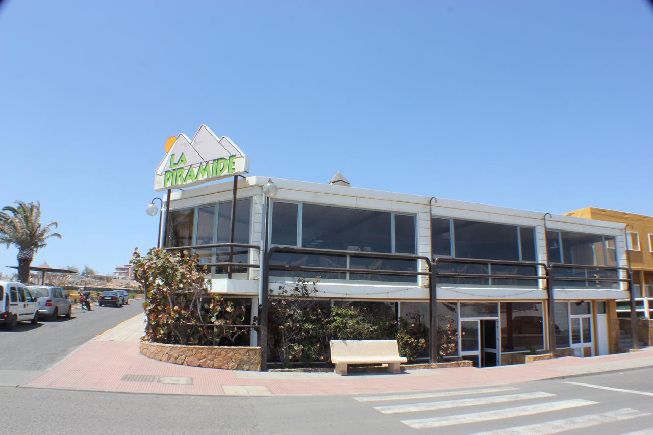 Aparthotel La Piramide Costa De Antigua Exterior photo