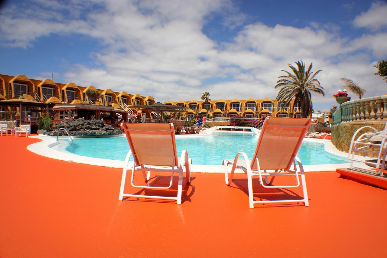 Aparthotel La Piramide Costa De Antigua Exterior photo