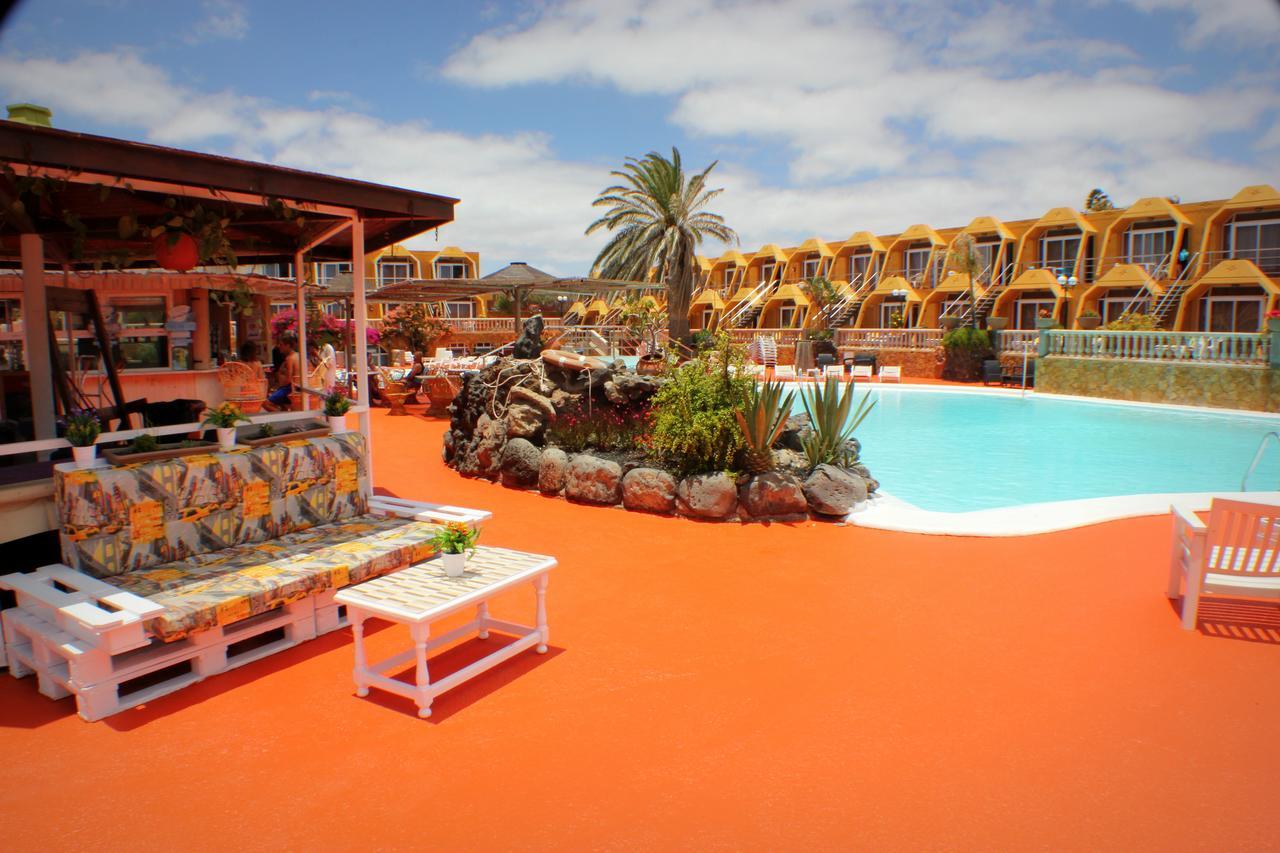 Aparthotel La Piramide Costa De Antigua Exterior photo