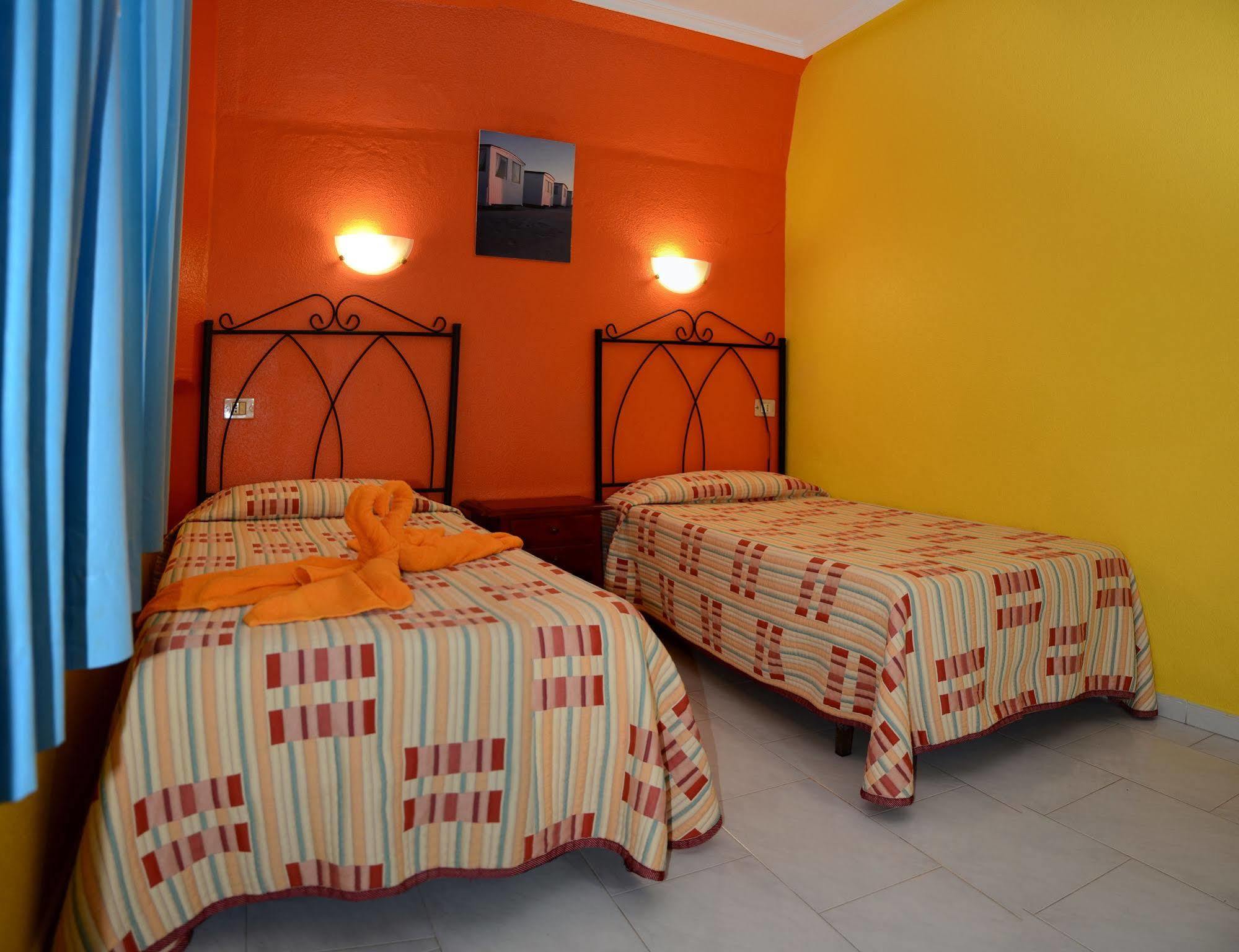 Aparthotel La Piramide Costa De Antigua Exterior photo
