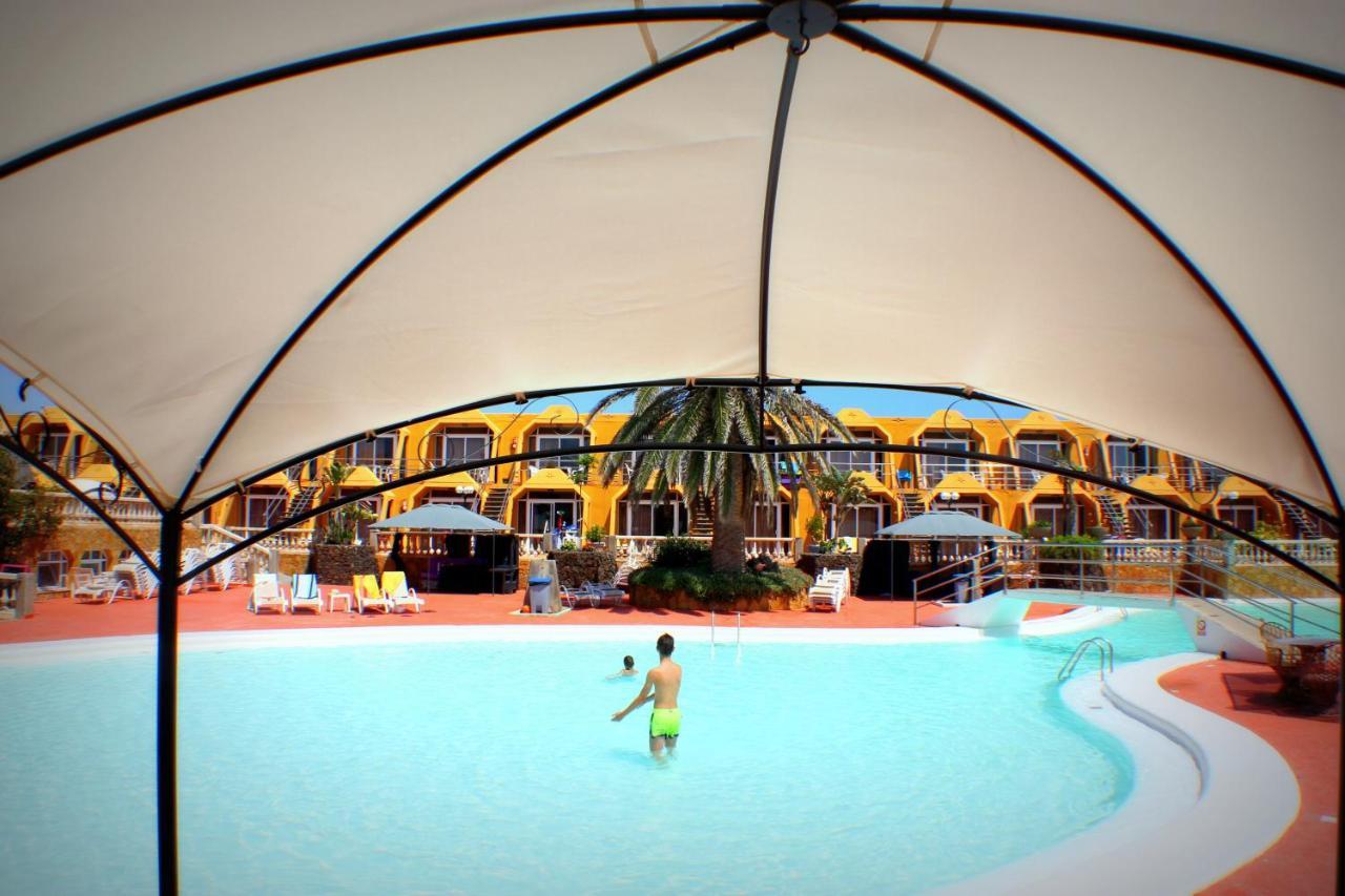 Aparthotel La Piramide Costa De Antigua Exterior photo