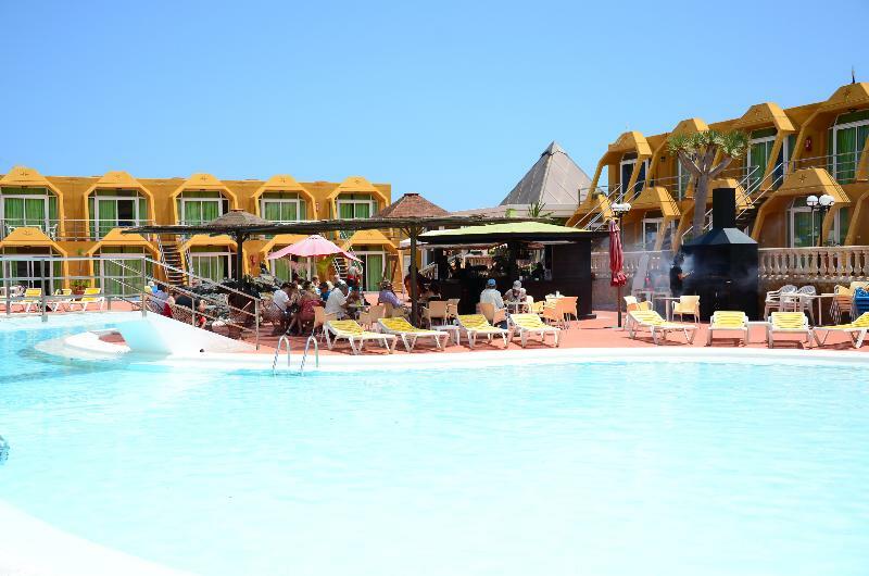 Aparthotel La Piramide Costa De Antigua Exterior photo